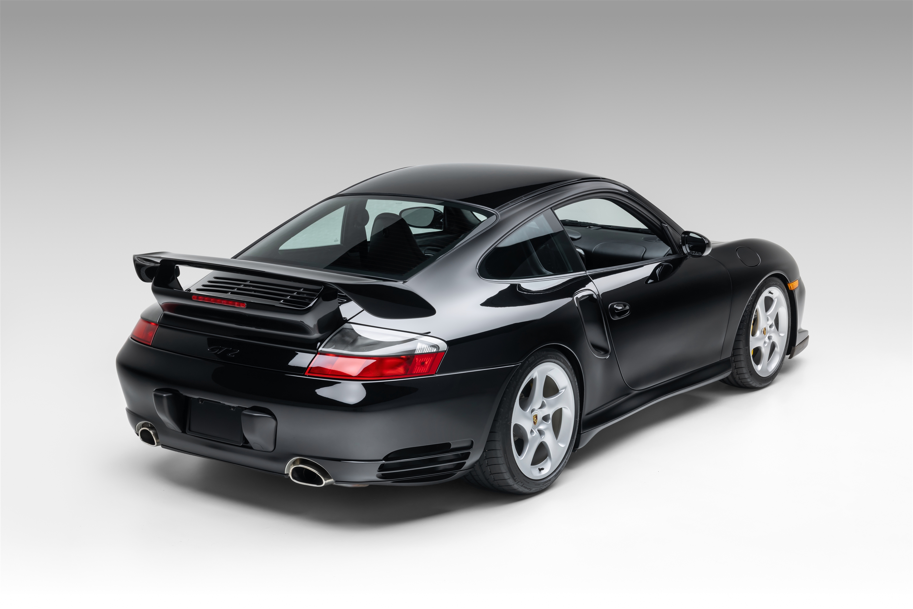 Used 2002 Porsche 911 GT2 RWD image 4