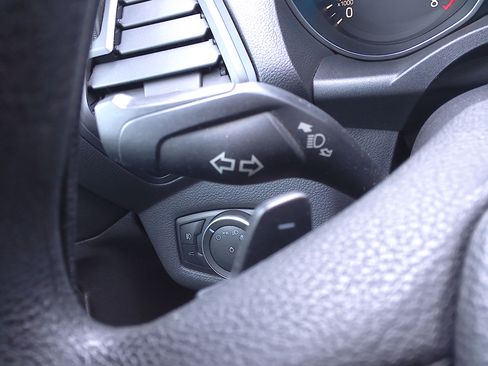 Used 2017 Ford Escape SE FWD image 32