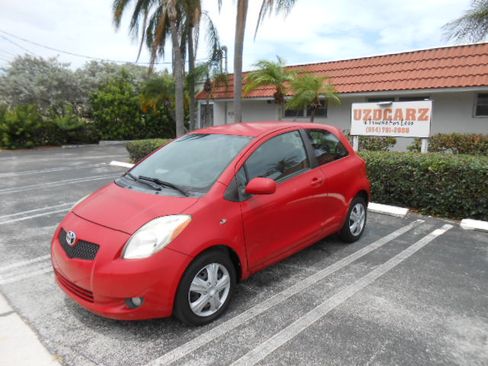 Used 2008 Toyota Yaris 2-Door Hatchback FWD image 1