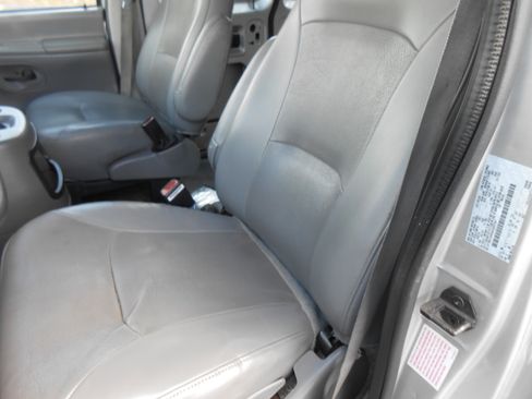 Used 2004 Ford E-150 and Econoline 150 XL image 15