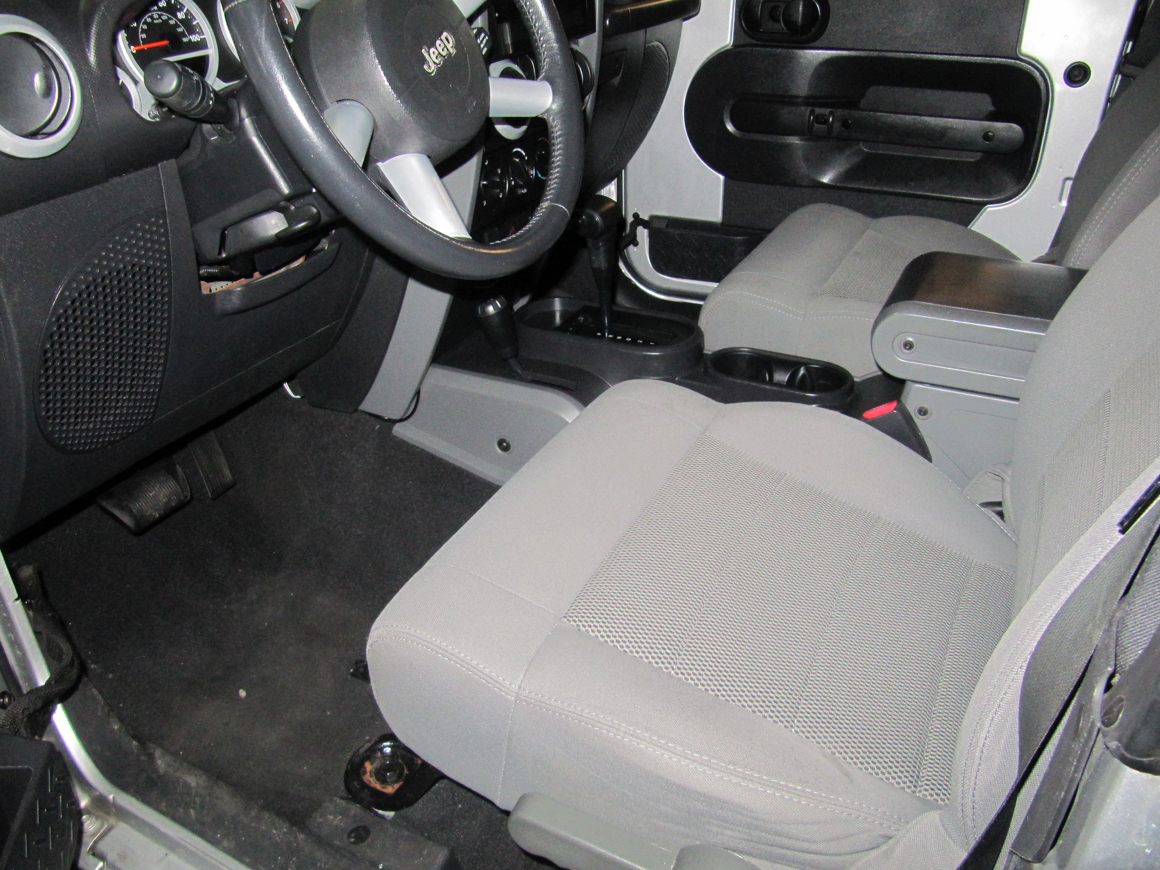 Used 2008 Jeep Wrangler Sahara AWD/4WD image 18