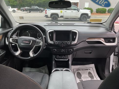 Used 2018 GMC Terrain AWD SLE image 9