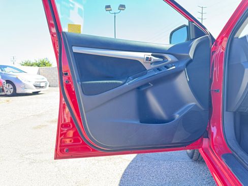 Used 2010 Toyota Matrix image 23