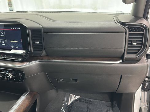 Used 2025 GMC Sierra 2500 SLT image 26