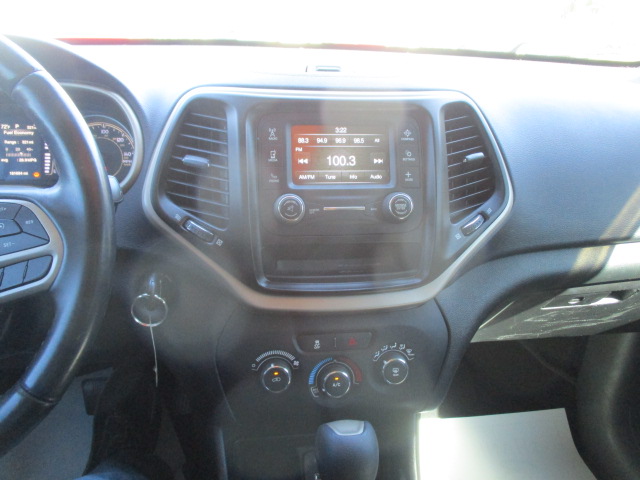 Used 2018 Jeep Cherokee FWD Latitude image 34