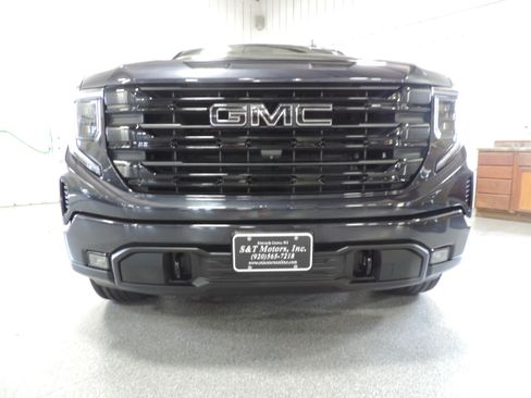 Used 2023 GMC Sierra 1500 4WD Crew Cab Elevation image 9