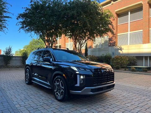 Used 2023 Hyundai Palisade Limited image 2