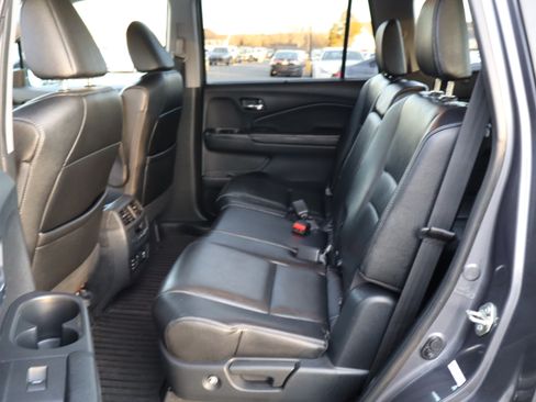 Used 2016 Honda Pilot Touring image 14