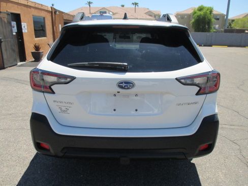 Used 2024 Subaru Outback Premium AWD/4WD image 7