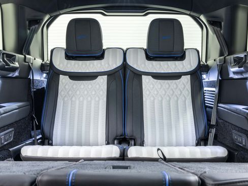 Used 2026 Land Rover Range Rover Long Wheelbase SE image 34