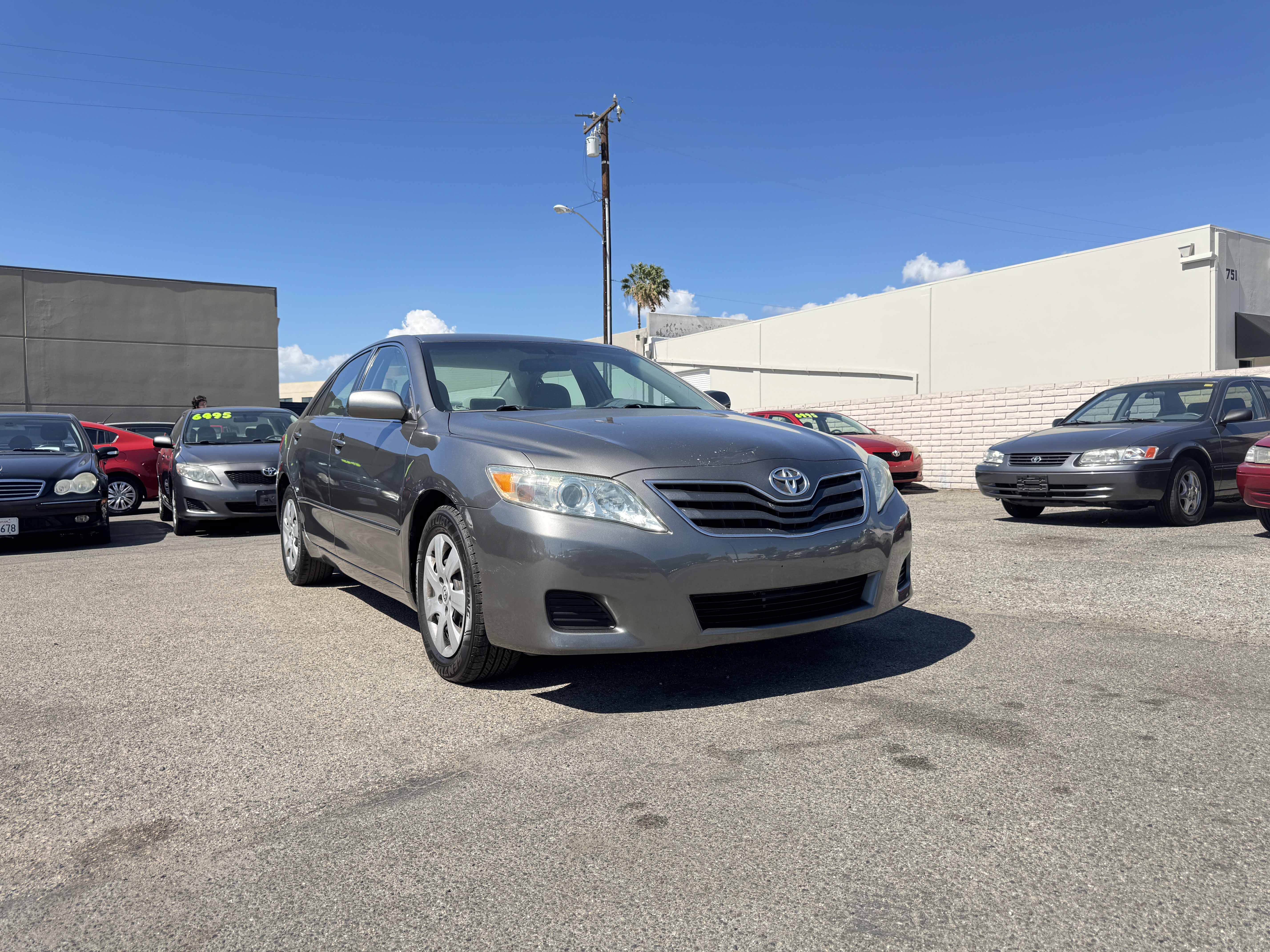 Used 2011 Toyota Camry LE FWD image 12