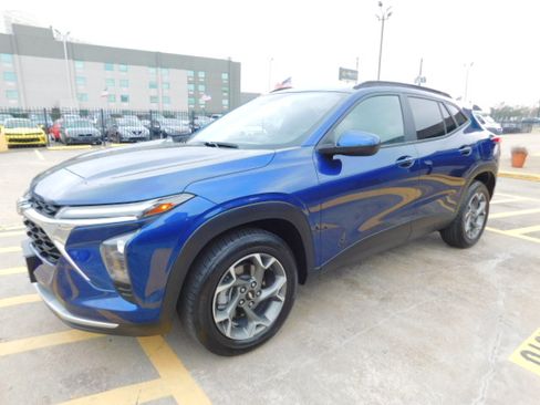 Used 2024 Chevrolet Trax LT image 4