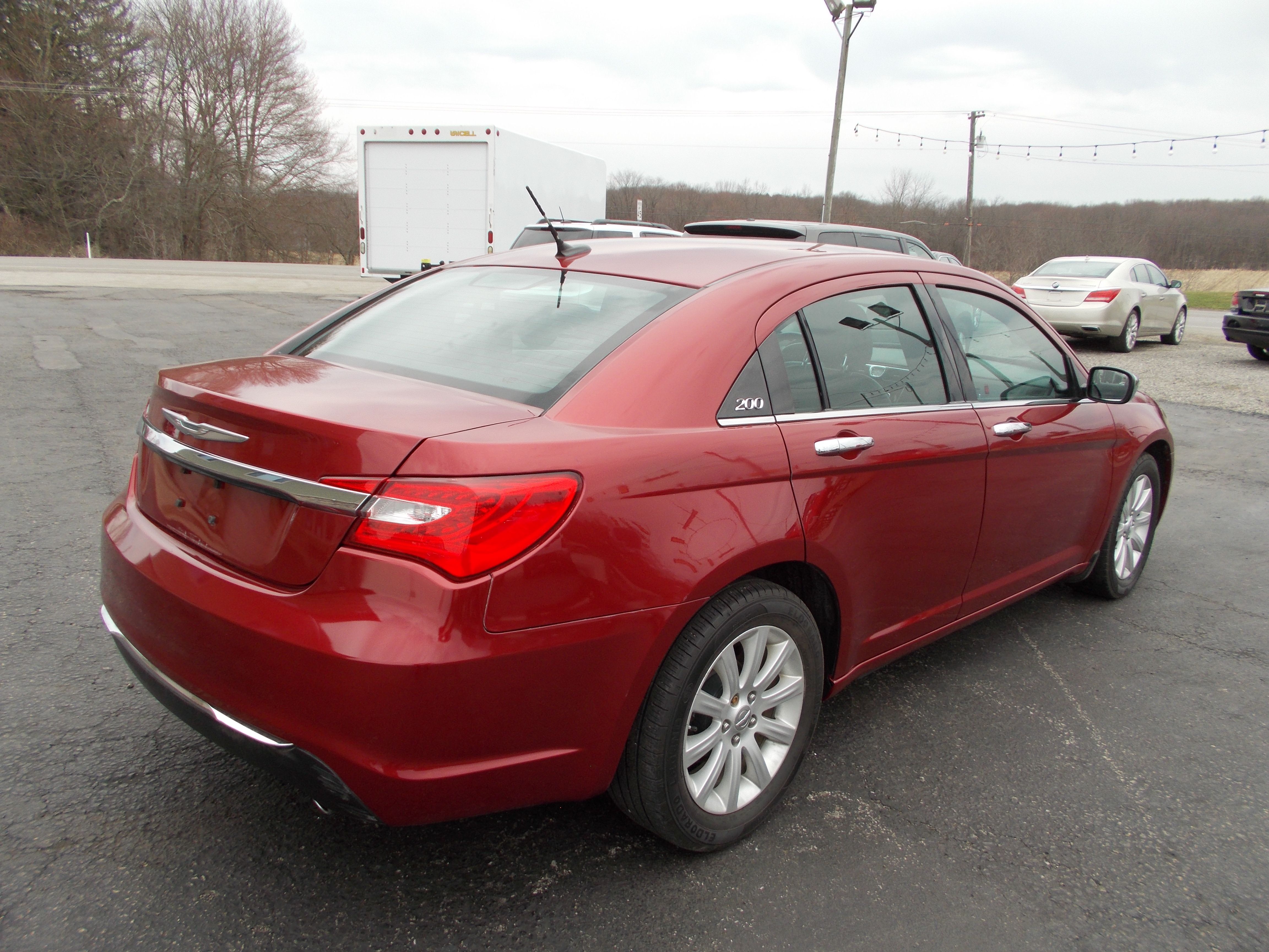 Used 2013 Chrysler 200 Limited FWD image 5