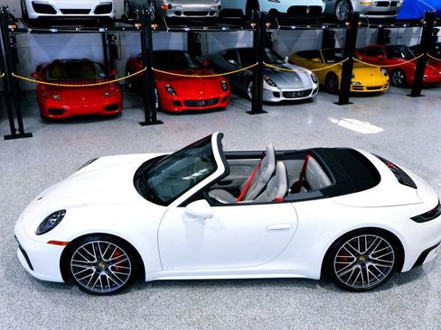 Used 2024 Porsche 911 Carrera 4S AWD/4WD image 8