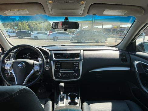 Used 2016 Nissan Altima image 16