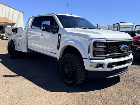 Used 2024 Ford F450 Platinum image 8
