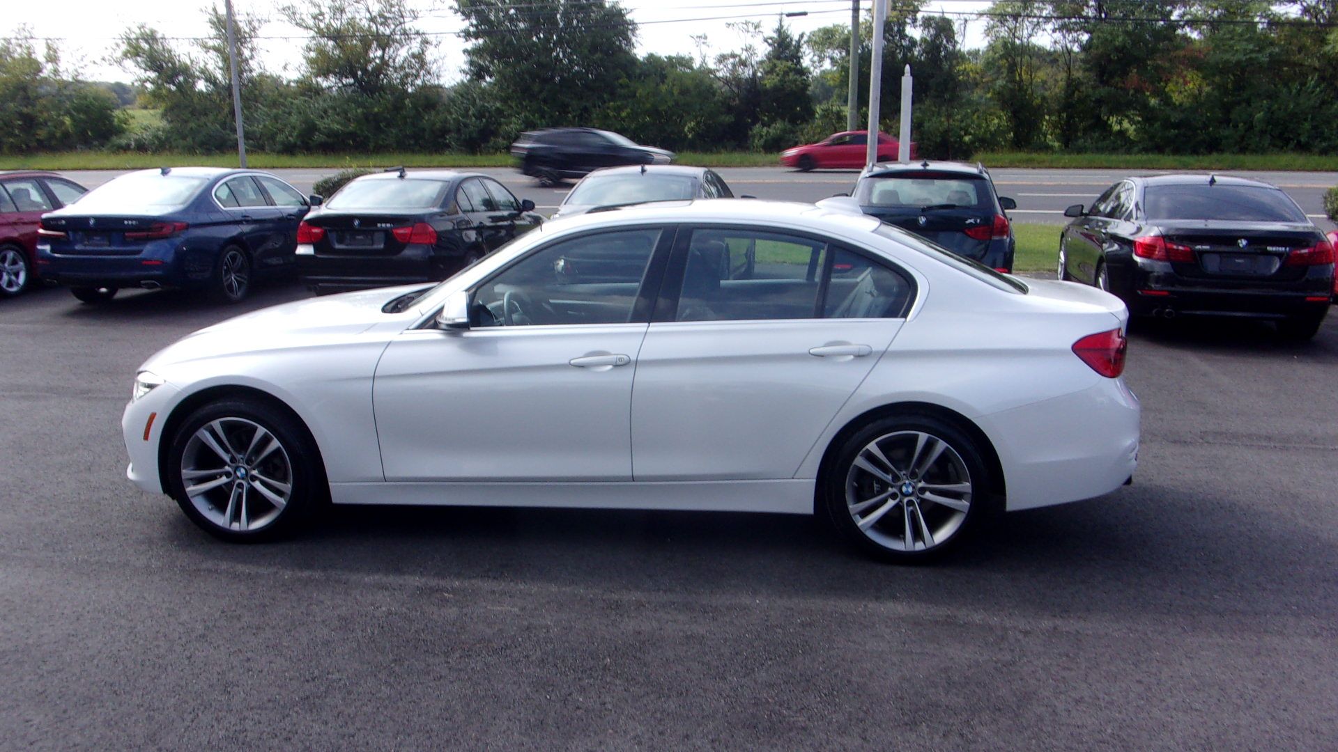 Used 2018 BMW 330i xDrive Sedan AWD/4WD image 13