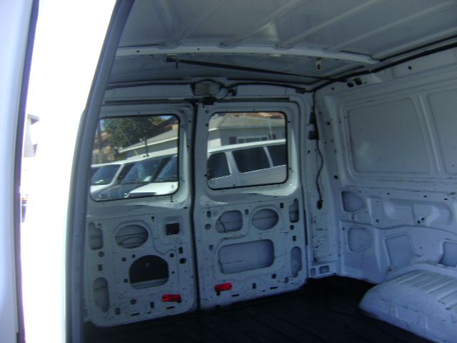 Used 2010 Ford E-250 and Econoline 250 UNAVAIL RWD image 10