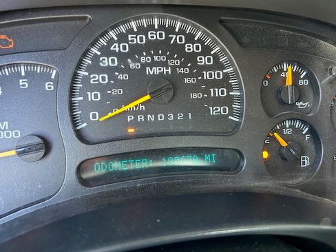 Used 2006 Chevrolet Silverado 2500 4x4 Regular Cab image 10