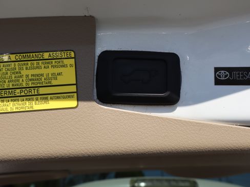 Used 2008 Toyota Highlander Sport image 33