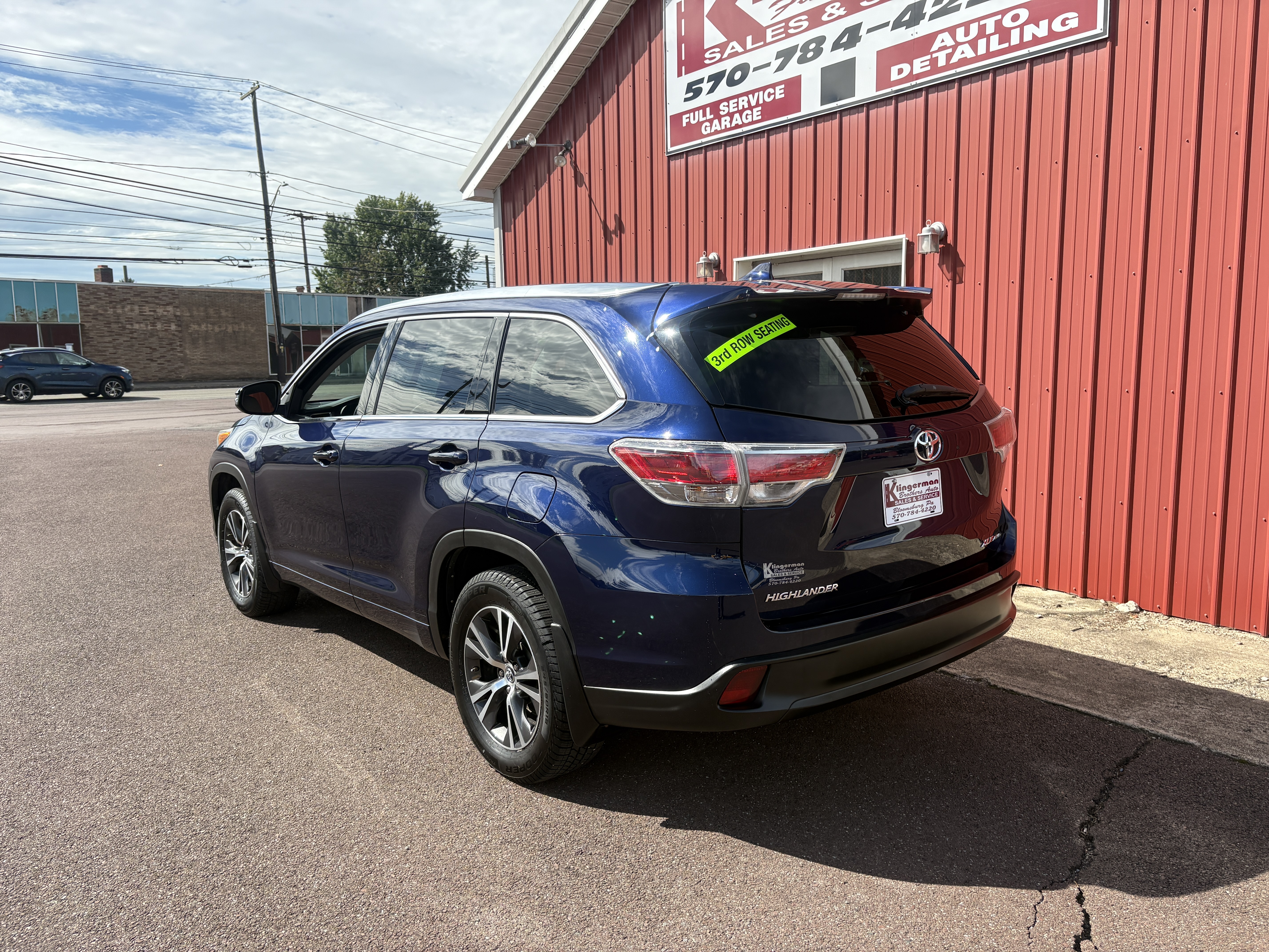 Used 2016 Toyota Highlander AWD XLE V6 image 4