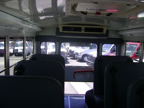 Used 2006 Chevrolet Express 3500 UNAVAIL RWD image 8