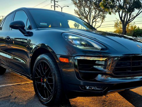 Used 2018 Porsche Macan GTS image 1
