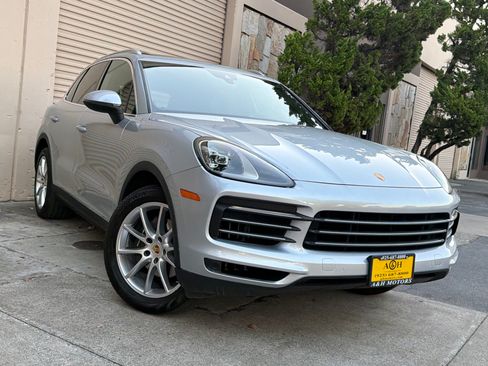 Used 2019 Porsche Cayenne UNAVAIL AWD/4WD image 1