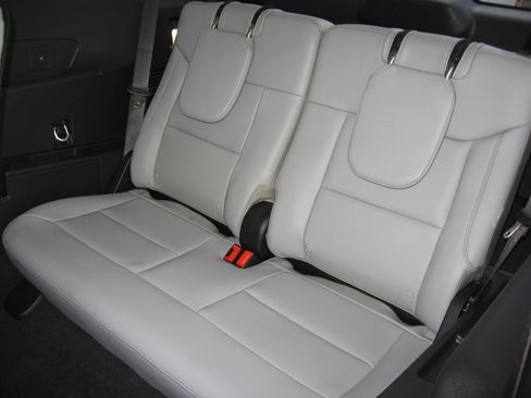Used 2025 Ford Explorer 4WD Active image 8