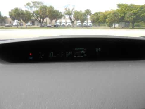 Used 2012 Toyota Prius Three image 11