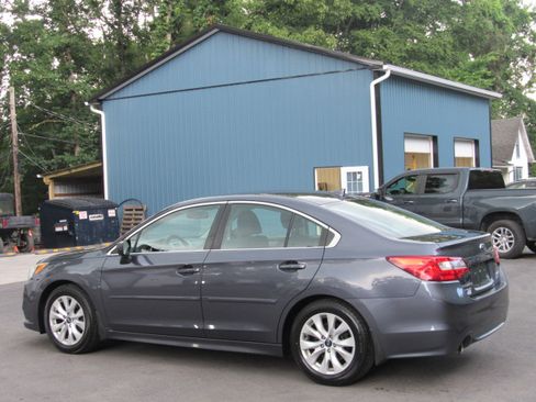 Used 2016 Subaru Legacy 2.5i Premium AWD/4WD image 6