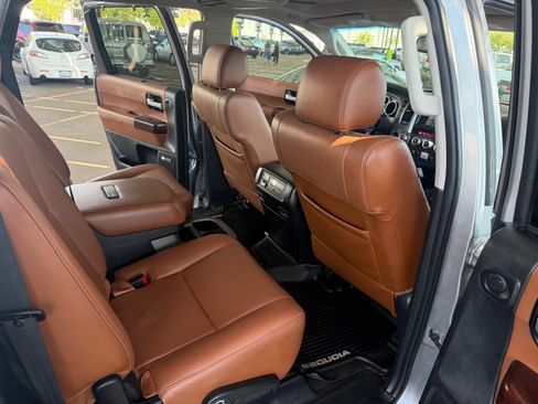 Used 2017 Toyota Sequoia Platinum AWD/4WD image 27