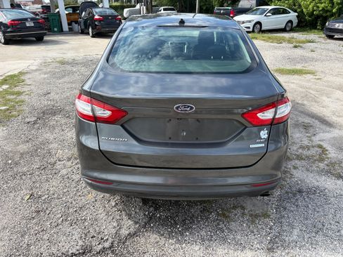 Used 2016 Ford Fusion SE FWD image 6
