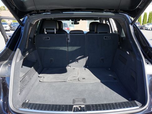 Used 2022 Porsche Cayenne image 17