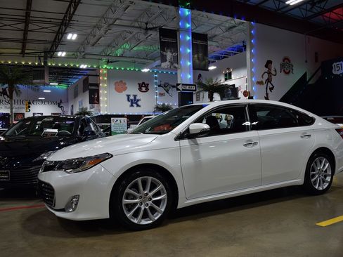 Used 2013 Toyota Avalon XLE Touring FWD image 11