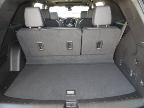 Used 2023 Chevrolet Traverse High Country image 24