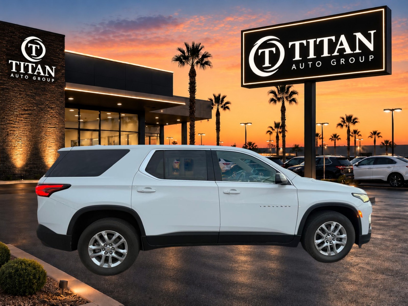 Used 2022 Chevrolet Traverse AWD LS image 3