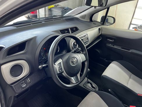 Used 2013 Toyota Yaris LE image 10