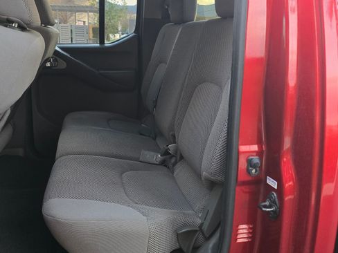 Used 2012 Nissan Frontier SV image 30