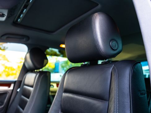 Used 2006 Volkswagen Touareg V10 TDI image 31