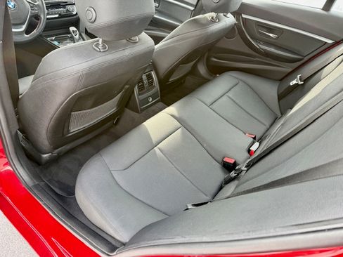 Used 2018 BMW 330i xDrive image 18