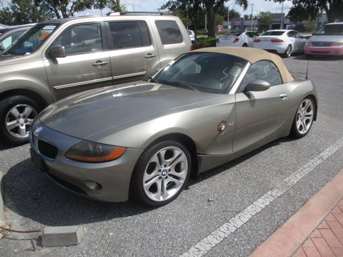 Used 2004 BMW Z4 2.5i image 2