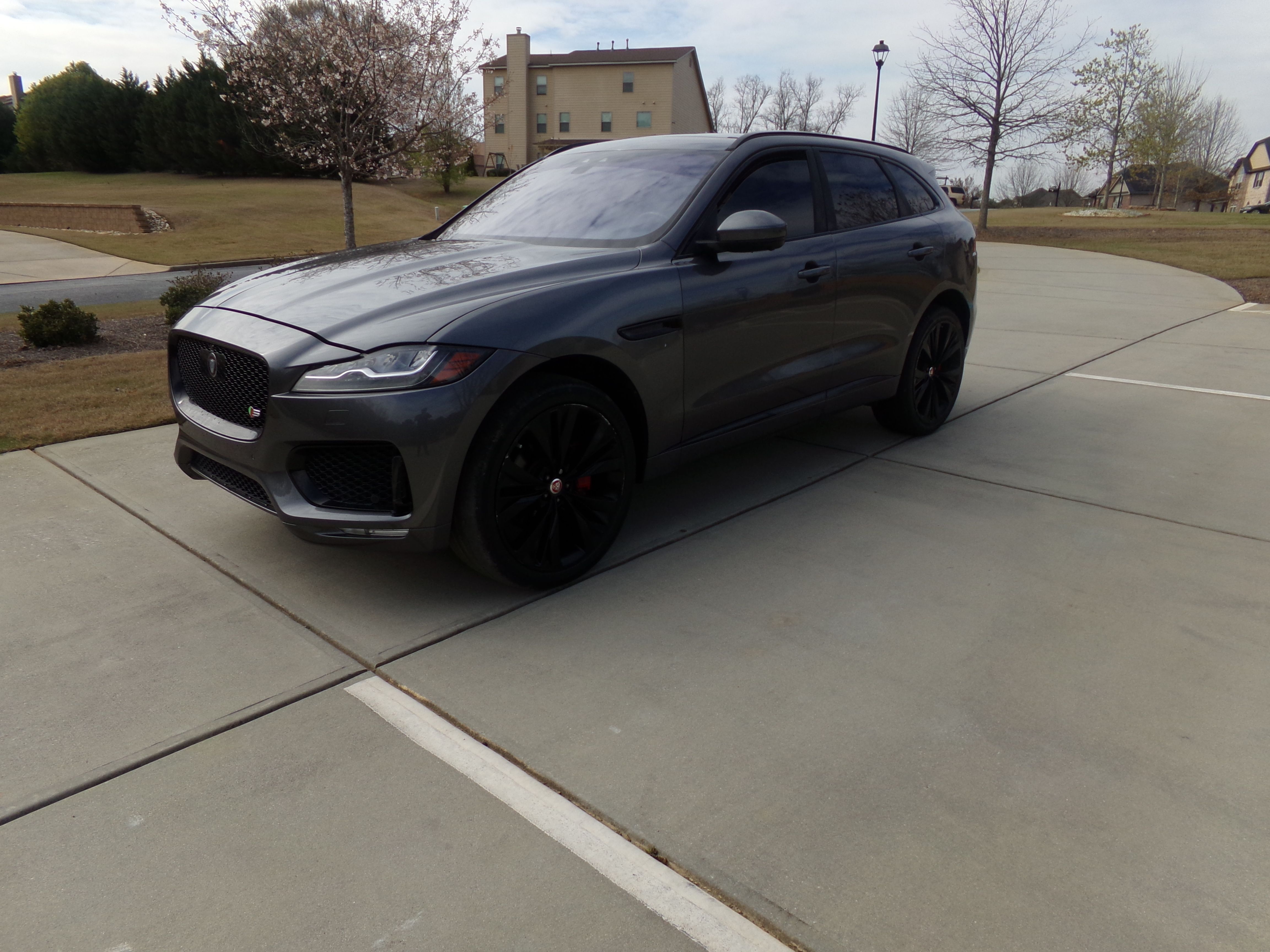 Used 2019 Jaguar F-PACE S AWD/4WD image 1