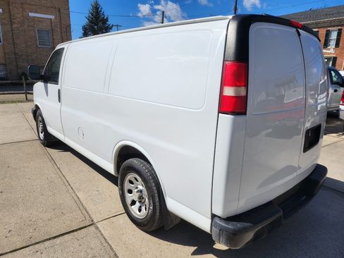 Used 2011 Chevrolet Express 1500 image 4