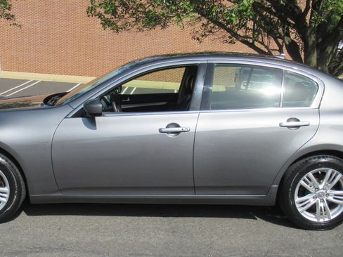 Used 2011 INFINITI G25 image 4