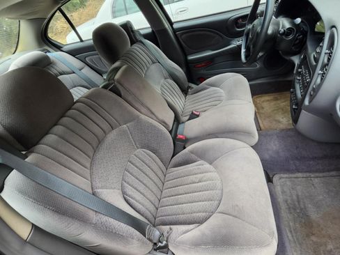 Used 2004 Pontiac Bonneville SE image 19