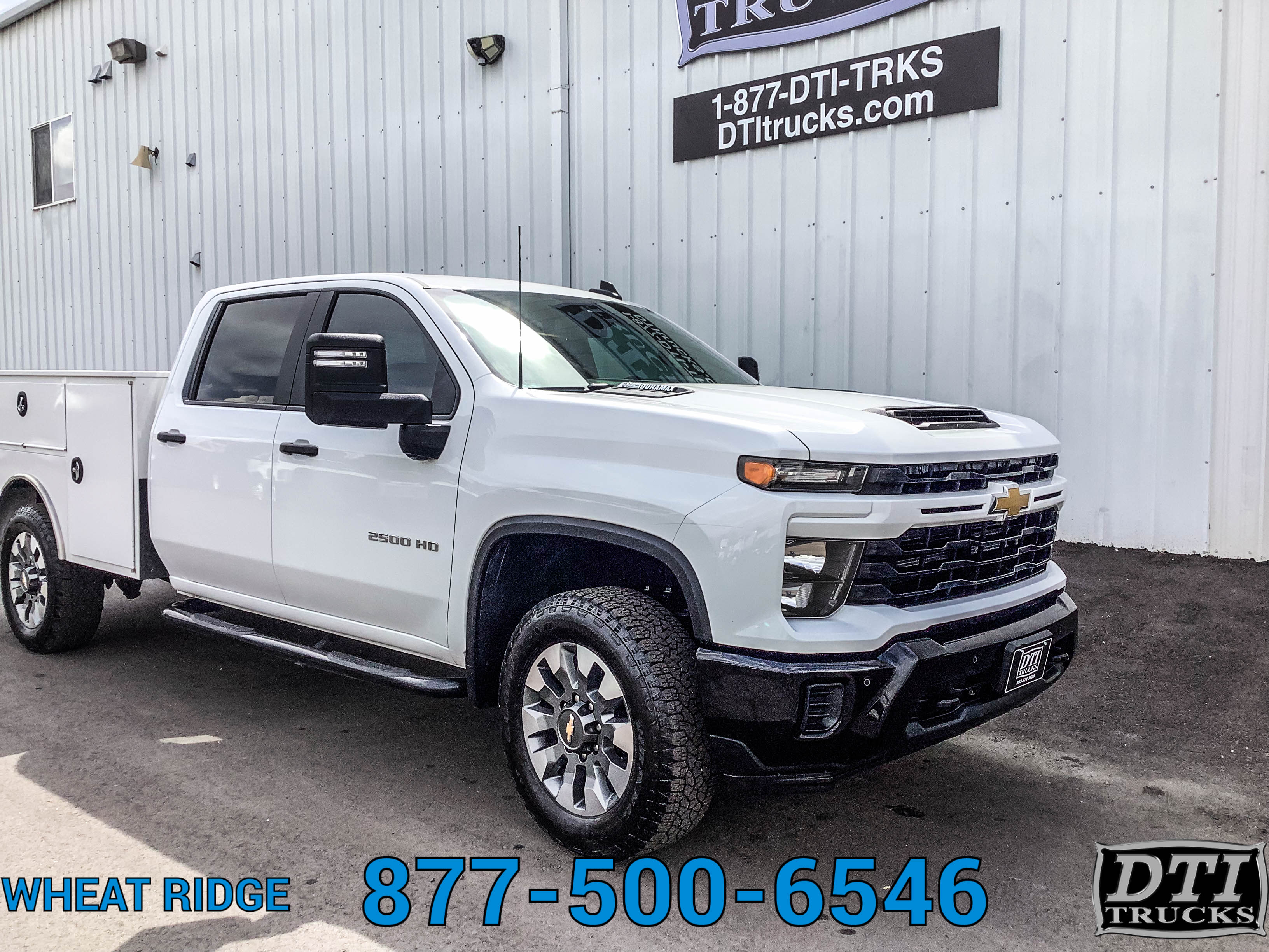 Used 2025 Chevrolet Silverado 2500 4x4 Crew Cab Custom image 2