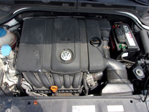 Used 2013 Volkswagen Jetta SE Sedan FWD image 8