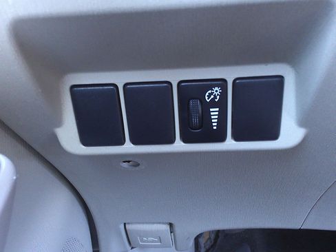 Used 2012 Toyota Prius V image 24