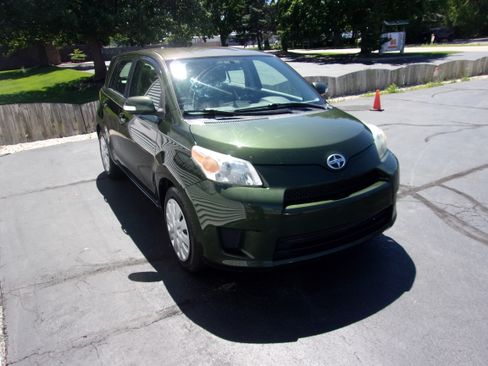 Used 2012 Scion xD FWD image 2